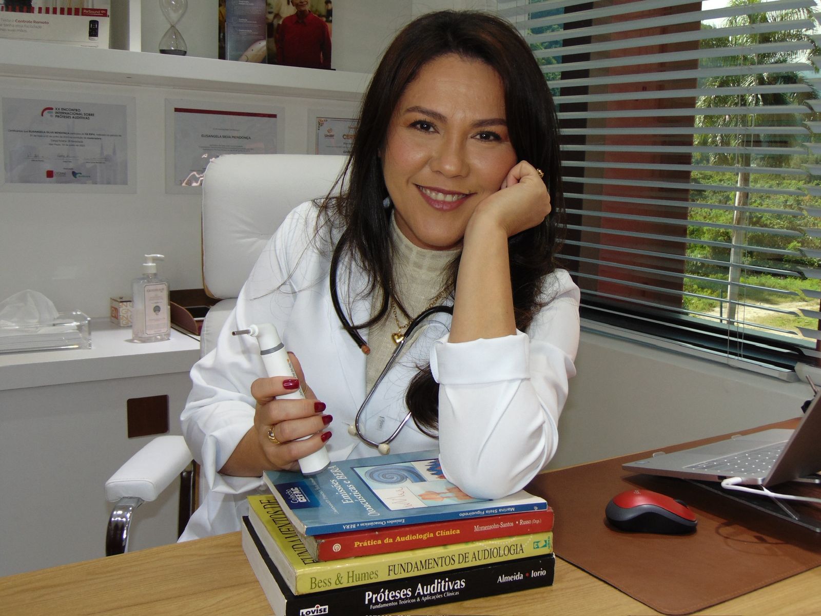 Fga. Elisângela Mendonça